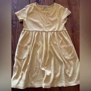 Kids Short Sleeve Ribbed Pocket Dress in Light Yellow